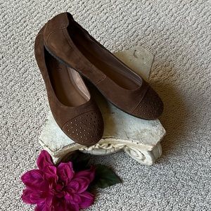 New Women’s Joseph Seibel suede studded flats Pippa size 40EU (8.5) Chestnut
